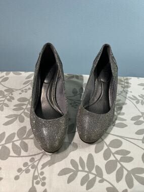 Y2K Metallic Shimmer Heels Pewter Silver Gold Lifestride comfort 9.5W